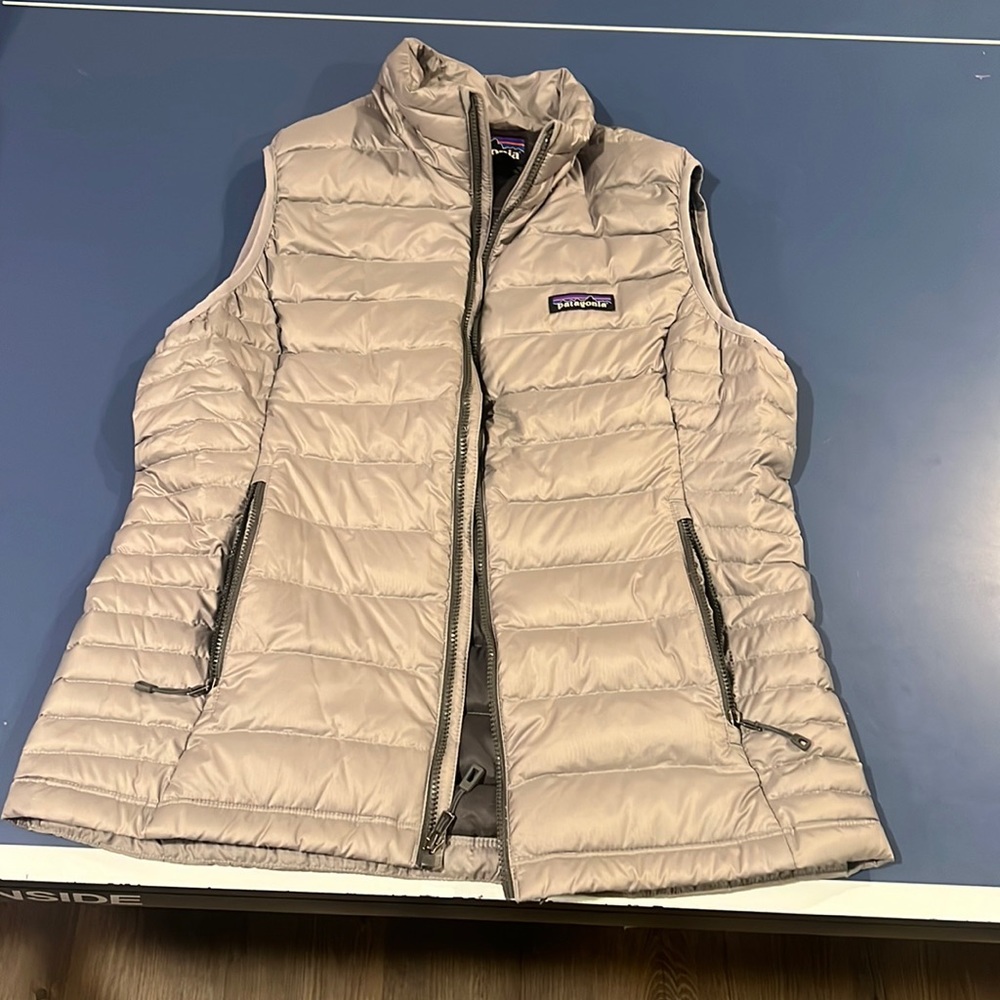 Never worn Patagonia vest
